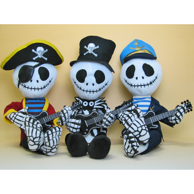 ギターを弾きながらダンシング♪　ドクロちゃん